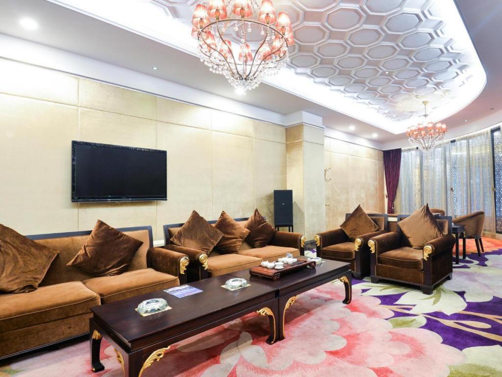 New Pearl River Hotel Гуанджоу Екстериор снимка